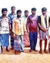 இலங்கை கடற்படையினரால் ராமேசுவரம் மீனவர்கள் 10 பேர் கைது இலங்கை கடற்படையினரால் ராமேசுவரம் மீனவர்கள் 10 பேர் கைது3