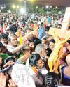 புனித வெள்ளி: வேளாங்கண்ணி பேராலயத்தில் சிறப்பு வழிபாடு புனித வெள்ளி: வேளாங்கண்ணி பேராலயத்தில் சிறப்பு வழிபாடு14