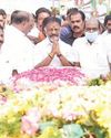 எம்ஜிஆர் நினைவிடத்தில் அதிமுகவினர் அஞ்சலி2