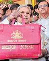 கர்நாடகத்தில் 16 வயதுக்குட்பட்டோர் சமூக வலைதளங்களைப் பயன்படுத்த தடை14