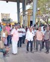 கட்டணச் சலுகை ரத்து: தூத்துக்குடி சுங்கச்சாவடியில் லாரி உரிமையாளர்கள் போராட்டம்26