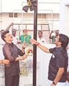 கருப்புக் கொடியேற்றி முதல்வர் ஸ்டாலின் போராட்டம்15