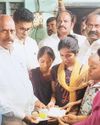 பெற்றோரை இழந்து தவிக்கும் 4 பிள்ளைகளுக்கு முதல்வர் உத்தரவுப்படி அமைச்சர் நிதியுதவி0
