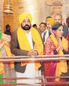 Weeks after inauguration, Kejriwal visits Ram mandir with his family7