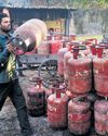 Fear of LPG shortage triggers long queues outside gas agencies in city3