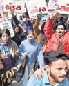 SFI organises chakka jam to protest police brutality, administration apathy SFI organises chakka jam to protest police brutality, administration apathy4