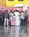 அம்ஷிகா விவகாரம் செருப்பால் அடித்து காரி உமிழ்ந்து ஆவேசம் அம்ஷிகா விவகாரம் செருப்பால் அடித்து காரி உமிழ்ந்து ஆவேசம்