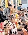 किन्नर नीतू मौसी ने अपने खर्चे पर कराया सामूहिक विवाह28