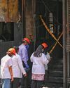 दिल्ली के होटल में लगी आग2
