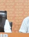 भाजपा ने राहुल को देशद्रोही बताया- कहा, उनकी टिप्पणी ईडी की कार्रवाई की हताशा दर्शाती है भाजपा ने राहुल को देशद्रोही बताया- कहा, उनकी टिप्पणी ईडी की कार्रवाई की हताशा दर्शाती है