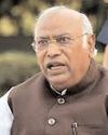 खरगे ने पहलगाम आतंकी हमले पर सर्वदलीय बैठक में शामिल न होने के लिए प्रधानमंत्री मोदी की आलोचना की खरगे ने पहलगाम आतंकी हमले पर सर्वदलीय बैठक में शामिल न होने के लिए प्रधानमंत्री मोदी की आलोचना की