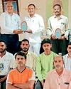 जामगांव आर में योग प्रशिक्षकों की हुई बैठक में की गई चर्चा योग को संस्कार व विचार क्रांति का जनव्यापी माध्यम बनाकर सवांरे जीवन9