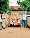 बस्तर में खपाने एमपी से लाई 2 लाख की शराब एप्पी फ्रीज के बॉक्स का किया जा रहा था उपयोग2