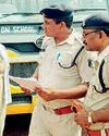 ट्रैफिक पुलिस और आरटीओ की जांच में 15 स्कूली बसों में खामियां5
