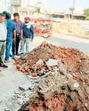 बारिश के पहले निगम सख्त, नाले साफ कराने अवैध पाटे ढहाए, कहीं तोड़फोड़ का विरोध तो कहीं हंगामा15