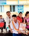 नवप्रवेशी बच्चों का तिलक लगाकर और मुंह मीठा कराके किया स्वागत10