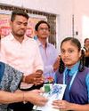 प्रवेशोत्सव में विद्यार्थियों का तिलक लगाकर किया स्वागत10