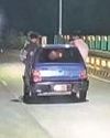 नेशनल हाईवे में चलती कार में युवकों की हीरोपंती