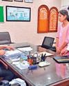 सिविल इंजीनियरिंग की पढ़ाई कर रही छात्रा को मिलेगा लैपटाप11
