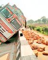 धान से भरा ट्रक बाईपास में पलटा3
