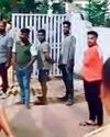 दो गुट में झड़प से माहौल हुआ तनावपूर्ण5