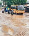 हल्की बारिश में सड़क कीचड़ से सराबोर14