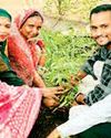 इस युवा को है पर्यावरण से प्रेम, 10 सालों से चला रहा मुहिम, हर साल लगाते हैं सैकड़ों पौधे8