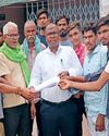 शासकीय जमीन पर कब्जा, रहवासियों में आक्रोश, एसडीएम को सौंपा ज्ञापन22