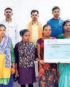 समर्पित नक्सलियों में 1 लाख से 8 लाख रुपए तक के इनामी, प्रदान की गई 50-50 हजार प्रोत्साहन राशि 23 लाख के इनामी 13 हार्डकोर नक्सलियों ने किया समर्पण1