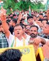 चित्रकोट नाका सील करने के विरोध में कांग्रेसियों ने घेरा एसडीएम कार्यालय चित्रकोट नाका सील करने के विरोध में कांग्रेसियों ने घेरा एसडीएम कार्यालय7