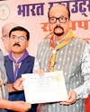 राज्यपाल ने गोपाल वर्मा को उत्कृष्ट स्काउटर के रूप में किया सम्मानित राज्यपाल ने गोपाल वर्मा को उत्कृष्ट स्काउटर के रूप में किया सम्मानित16