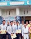 आदर्श विद्यालय में 1991 बैच के छात्रों ने टॉपर्स को नकद राशि देकर किया सम्मानित48