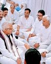 माता परमेश्वरी देवी जी के निधन पर रोहतक पहुंचे दिग्गज नेता, सिंधु भवन में दी श्रद्धांजलि23
