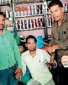 ग्रेच्युटी निकलवाने के लिए मांगा घूस 54 हजार रुपए घूस लेते पकड़ा गया लेखापाल9