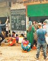 कई दुकानों में एपीएल का राशन नहीं पहुंचने के मामले आ रहे सामने शहर की पीडीएस दुकानों में नई व्यवस्था लागू, पैसा जमा करने के बाद कर सकेंगे खाद्यान्न का उठाव10