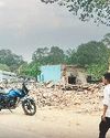 अस्थाई जिला अस्पताल विस्तार के लिए दुकानें तोड़ी गईं अस्थाई जिला अस्पताल विस्तार के लिए दुकानें तोड़ी गईं