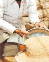 डूमरमुड़ा राशन दुकान जांच करने पहुंची टीम, संचालिका ने कहा- कर रहे मैनेज3