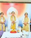 ब्रह्माकुमारीज संस्थान ने गोल्डन मुकुट पहनाकर मातृ शक्तियों का किया सम्मान ब्रह्माकुमारीज संस्थान ने गोल्डन मुकुट पहनाकर मातृ शक्तियों का किया सम्मान