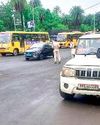 आरटीओः ट्रैफिक पुलिस चैकिंग अभियान नियम विरुद्ध चल रहीं 21 स्कूल बसें जब्त, 30 हजार शमन शुल्क वसूला10