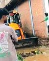 पार्षद प्रतिनिधि ने जेसीबी से कराई सफाई अवैध मकानों के चलते जलभराव की समस्या से पीड़ित हो रहे वार्डवासी7