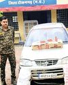मोहनगढ़ पुलिस की घेराबंदी में कार सहित अवैध शराब की गई जब्त, आरोपी फरार6