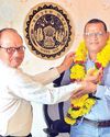नपा के नए सीएमओ राम प्रसाद भावरे ने संभाला पदभार, नगर में सफाई व्यवस्था का लिया जायजा नपा के नए सीएमओ राम प्रसाद भावरे ने संभाला पदभार, नगर में सफाई व्यवस्था का लिया जायजा17