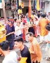अनेक श्रद्धालु ने अपने हाथों से खींचा भगवान का रथ36