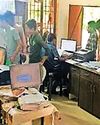 लोक सेवा केंद्र पर आधार संबंधी कार्य बंद होने से बढ़ी परेशानी लोक सेवा केंद्र पर आधार संबंधी कार्य बंद होने से बढ़ी परेशानी15