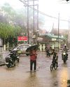 सुबह से बिना रुके कभी धीमी, कभी जोरदार बारिश से मौसम हुआ ठंडा13