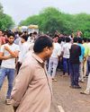 शिक्षक की हत्या के विरोध में दूसरे दिन भी ग्रामीणों ने किया चक्का जाम1