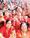 आचार्य श्री के दीक्षा दिवस पर महिला मंडलों ने की महाआरती5