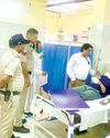 घर में पैर फिसल गया नेता प्रतिपक्ष मुल्लू कांच से टकराने से घायल, उनके हाथ में लगे 15 टांके घर में पैर फिसल गया नेता प्रतिपक्ष मुल्लू कांच से टकराने से घायल, उनके हाथ में लगे 15 टांके15