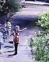 नगर की रेवा सिटी कॉलोनी में सिक्योरिटी गार्ड से साथ मारपीट, कैमरे में कैद हुई घटना नगर की रेवा सिटी कॉलोनी में सिक्योरिटी गार्ड से साथ मारपीट, कैमरे में कैद हुई घटना4