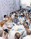 पुष्पांजलि अर्पित करके माता जी को याद किया3